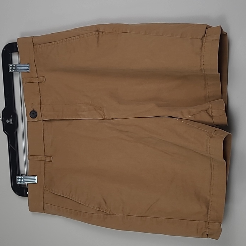 Marc Anthony Dark Khaki Stretch Waist size 32 shorts